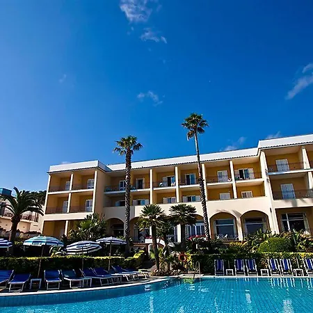 Terme Alexander فندق 4*